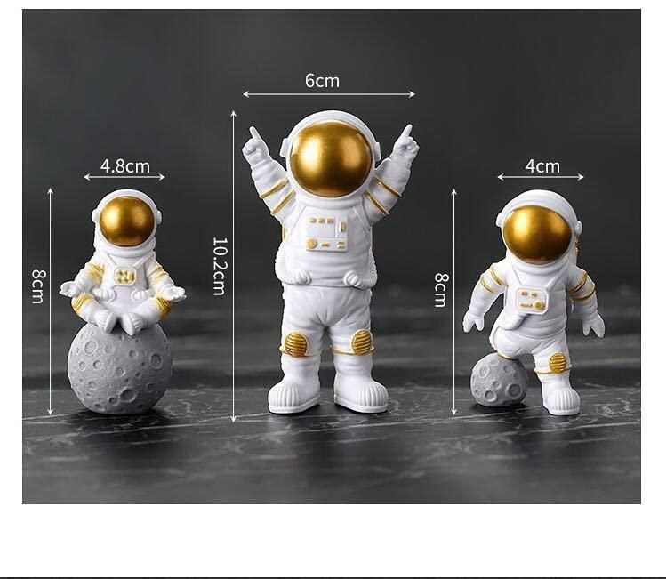 🪐 Astronaut Spaceman Figurine Set (3 Pcs) – Golden